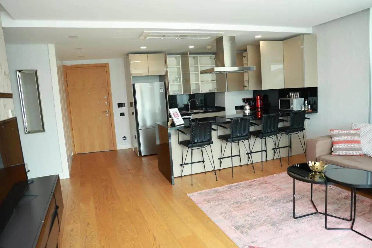 Deluxe 2BR Apartment Balcony 420