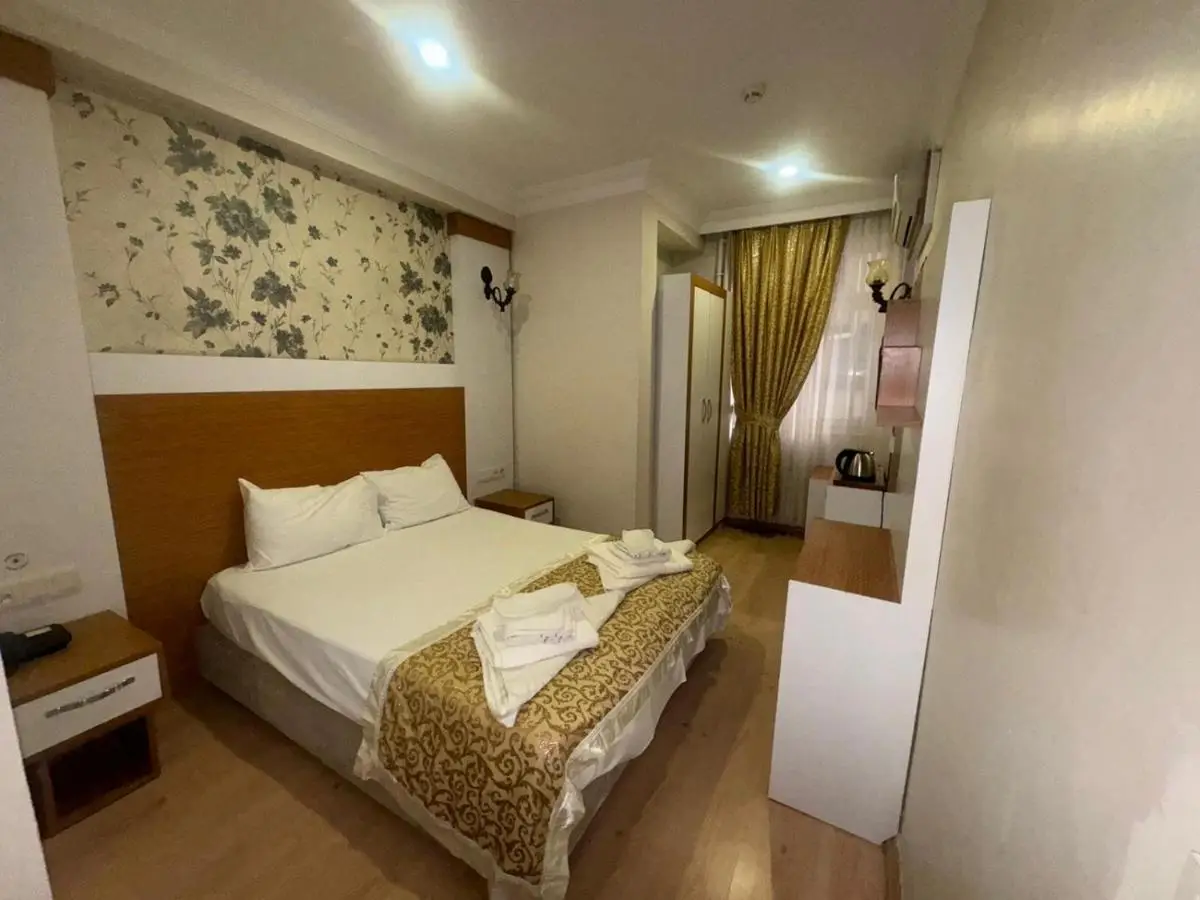 Raimond Hotel