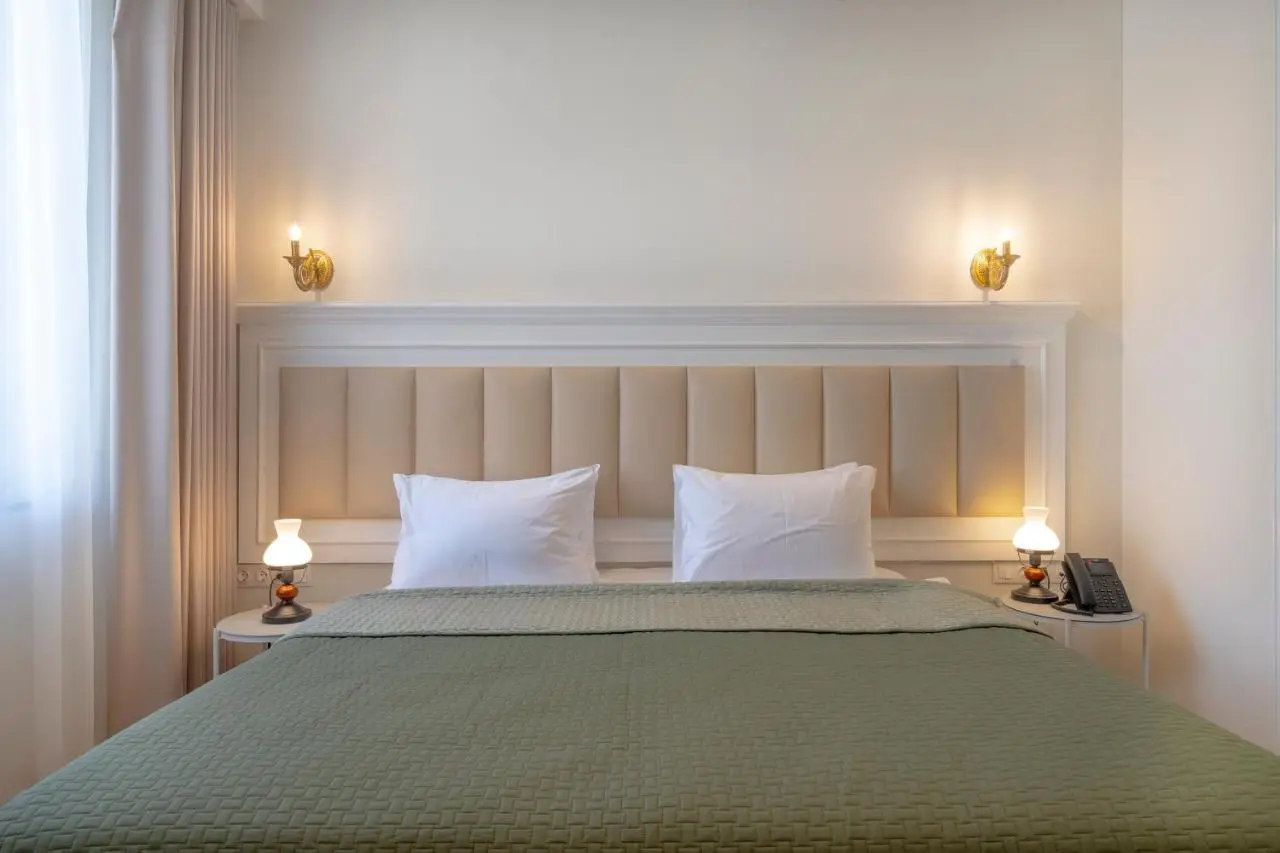 Iris Hotel