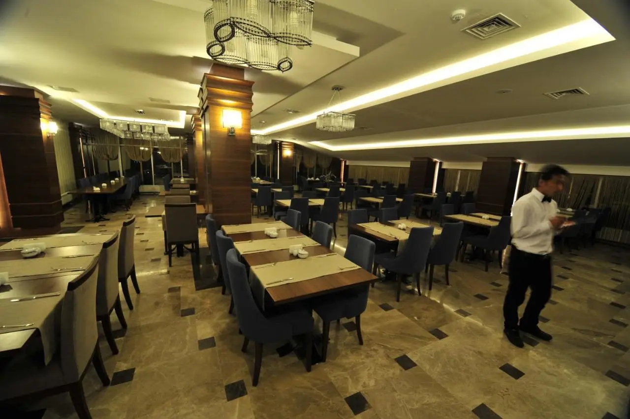 Grand Cenas Hotel