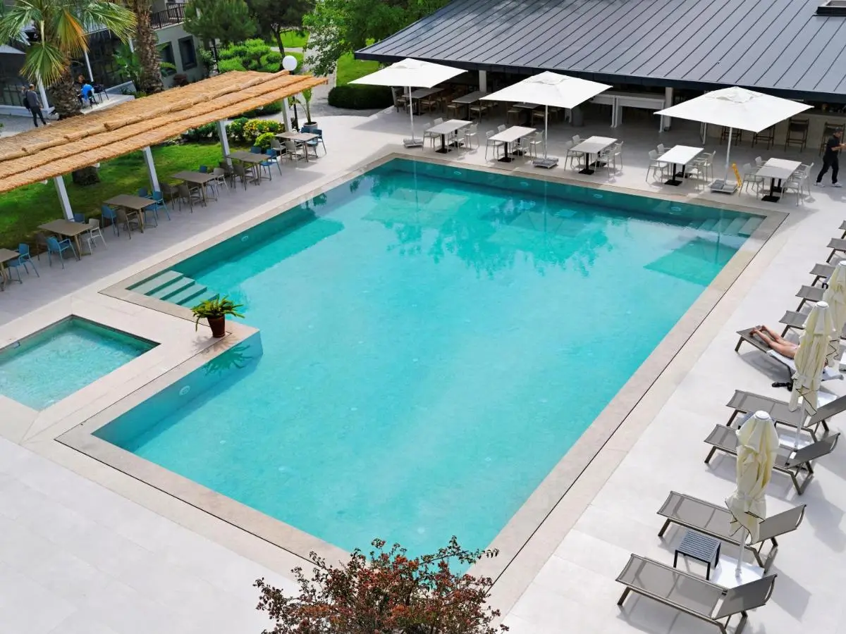 Dorman Suites