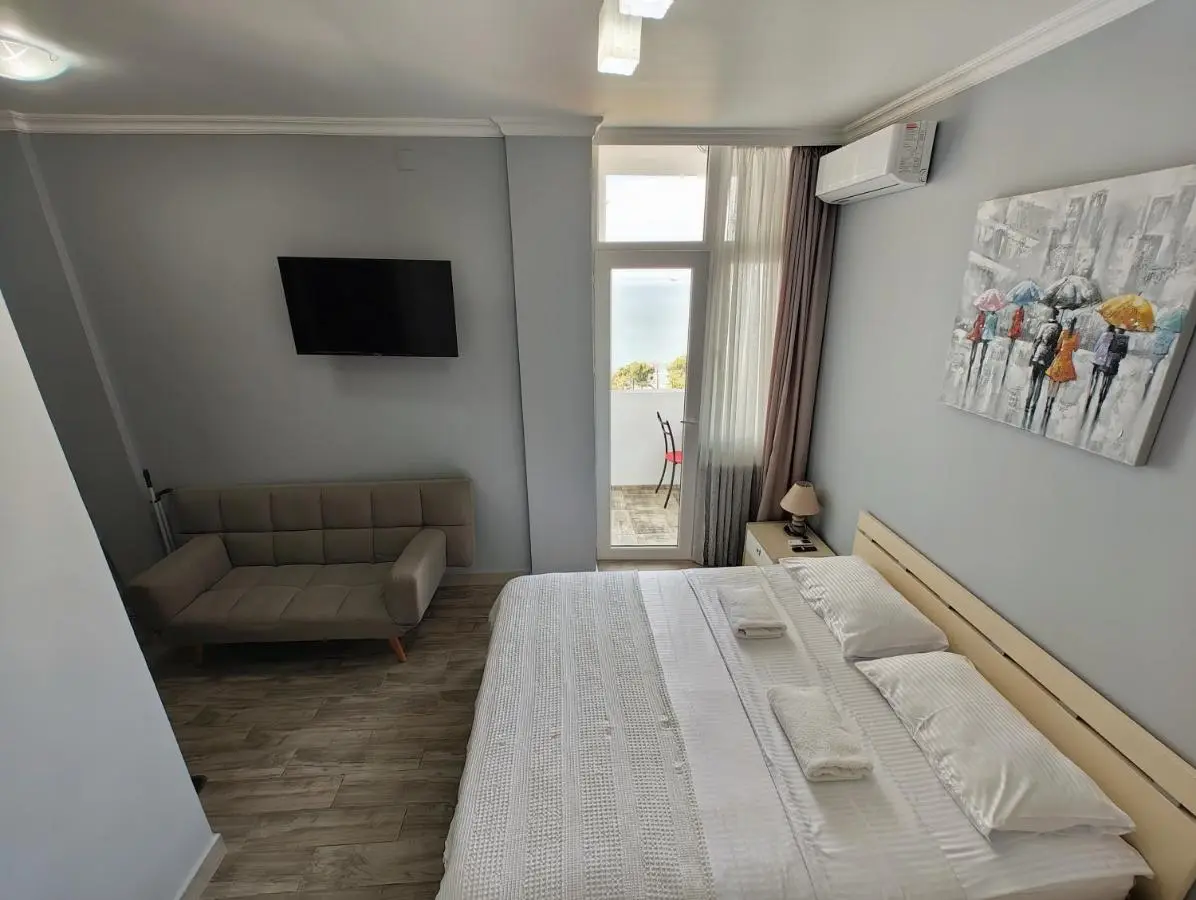 Queen Tamara Apartments