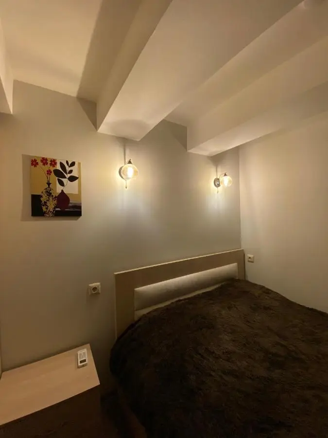 Rusudana's house