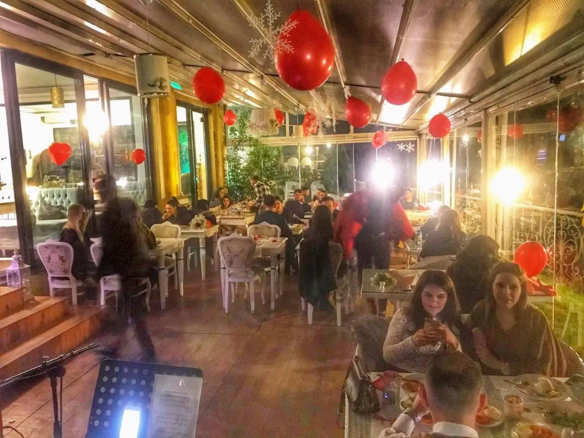Bab-i Zer Hotel