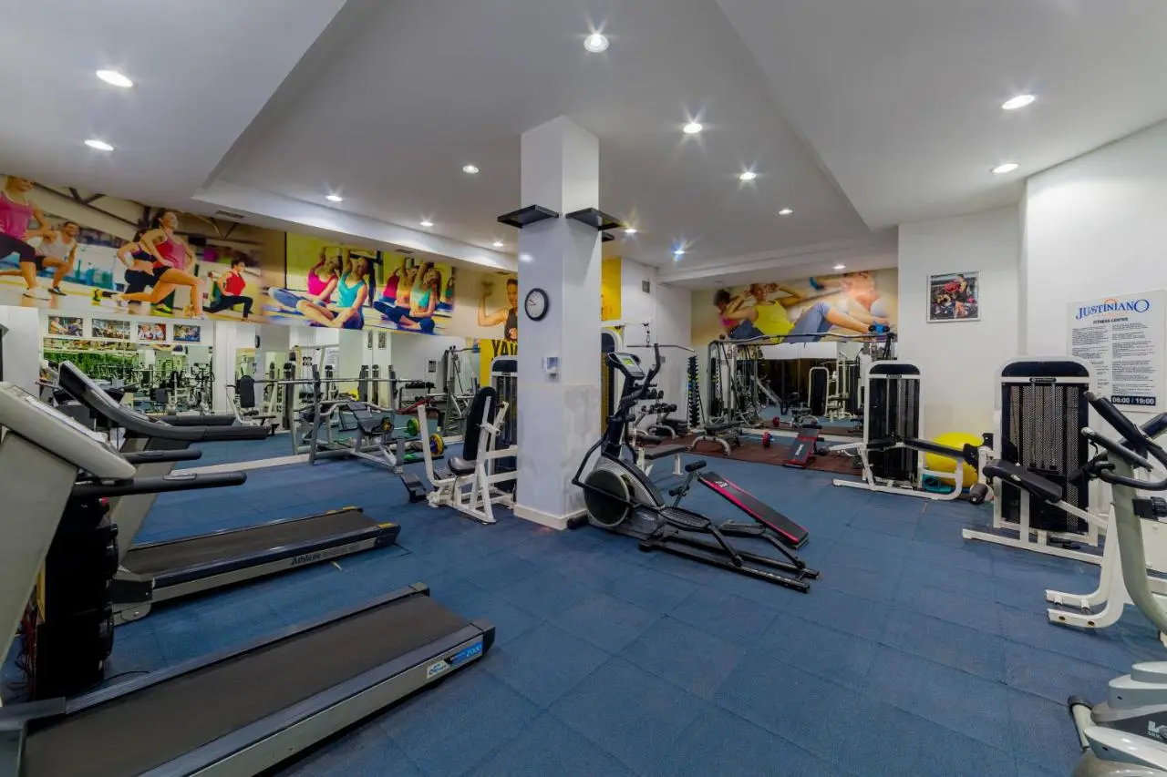 Justiniano Park Conti