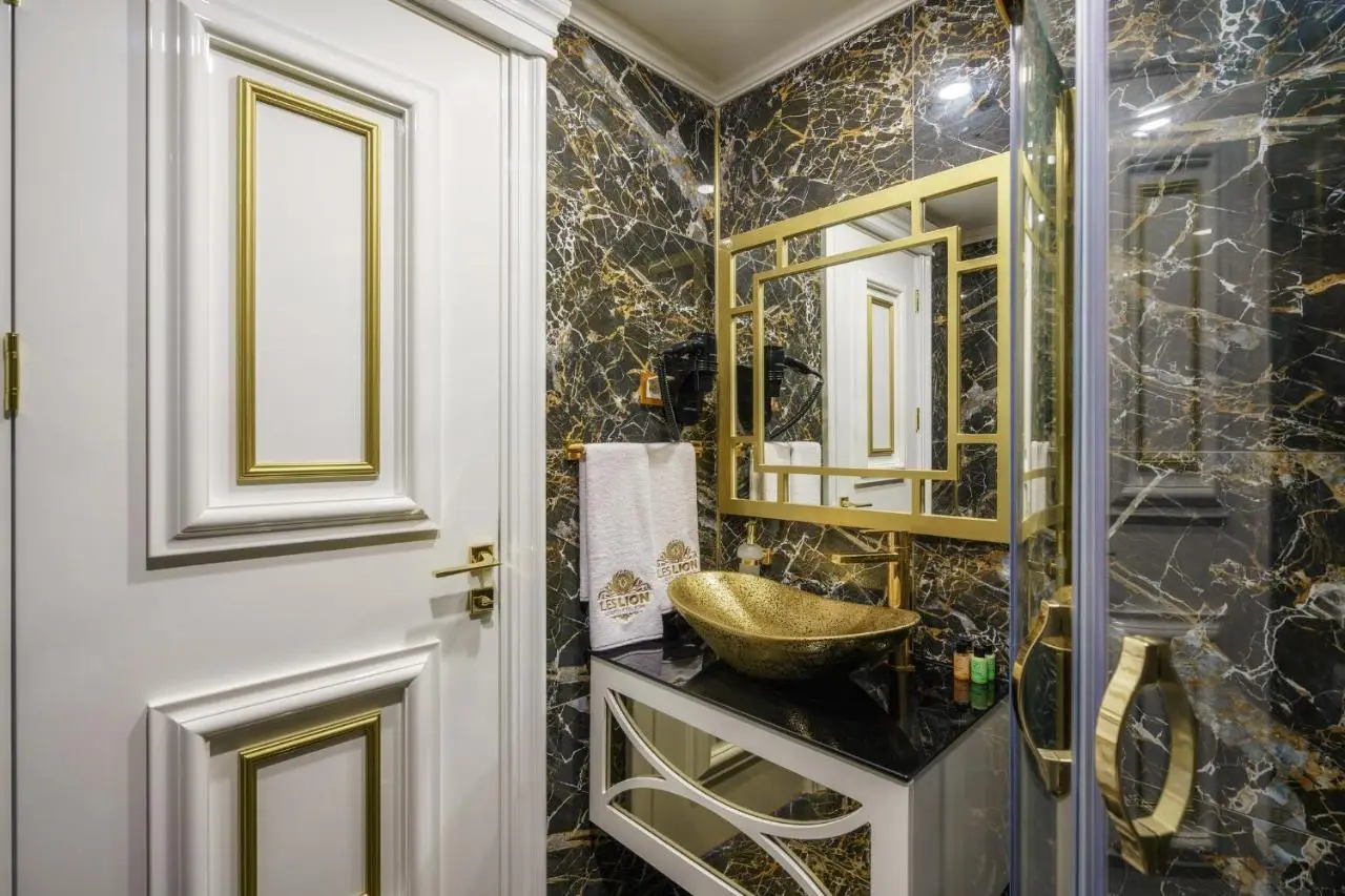 Leslion Luxury Hotel