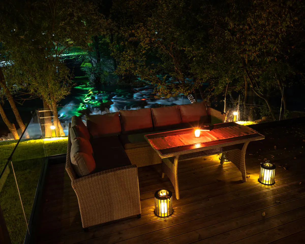 Beautiful accommodation located on the waterfall of the Una River