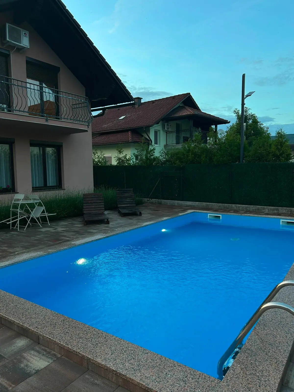 VILLA about min 3 persons - max 6 persons.