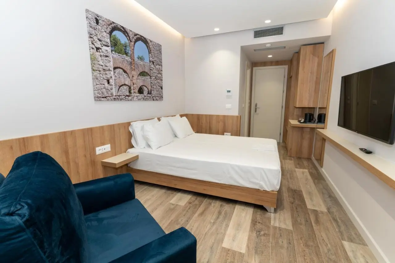 Titania Hotel