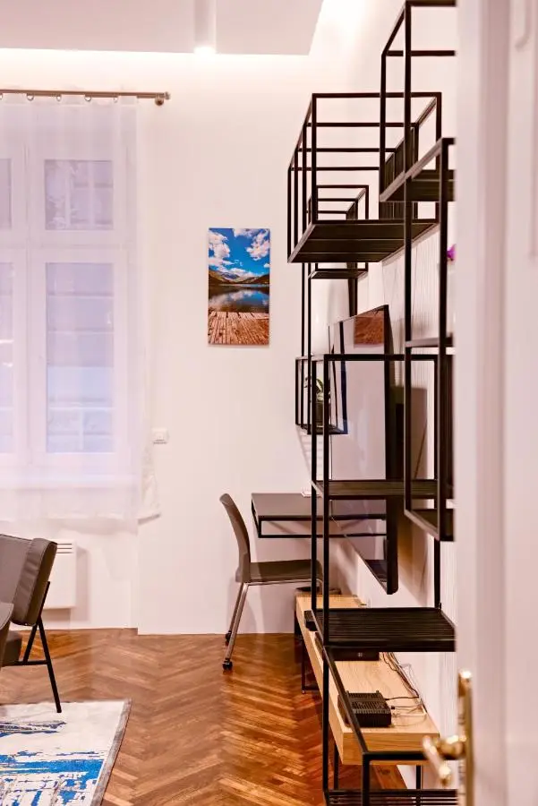 Modern & Comfortable Apartment in the City Center