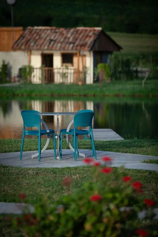 Moretoni Lake Resort