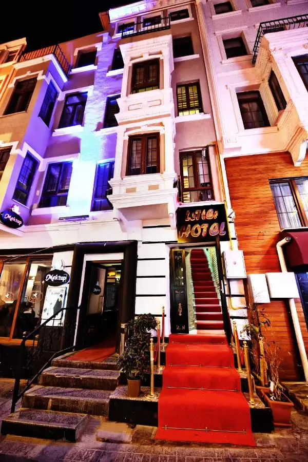 Letter Hotel