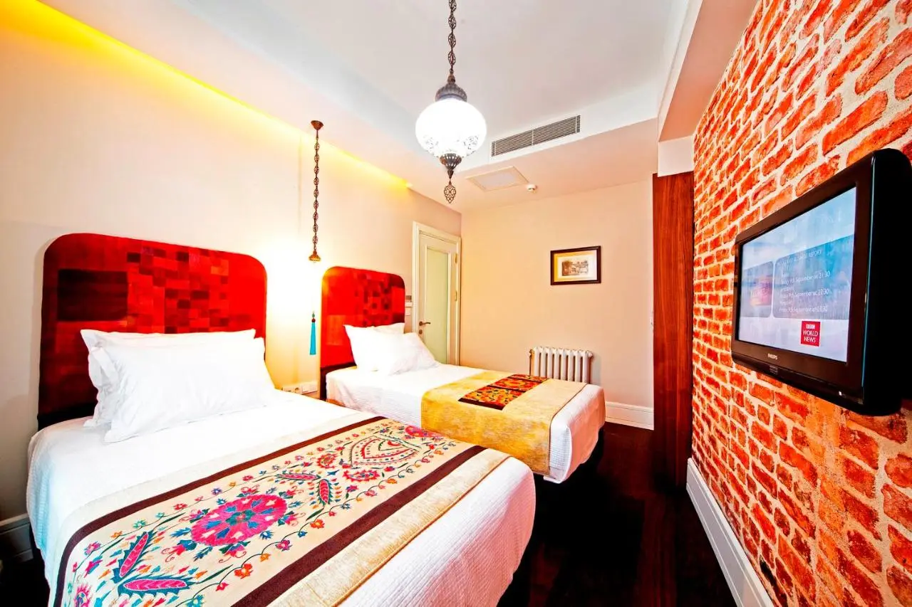Azade Suites