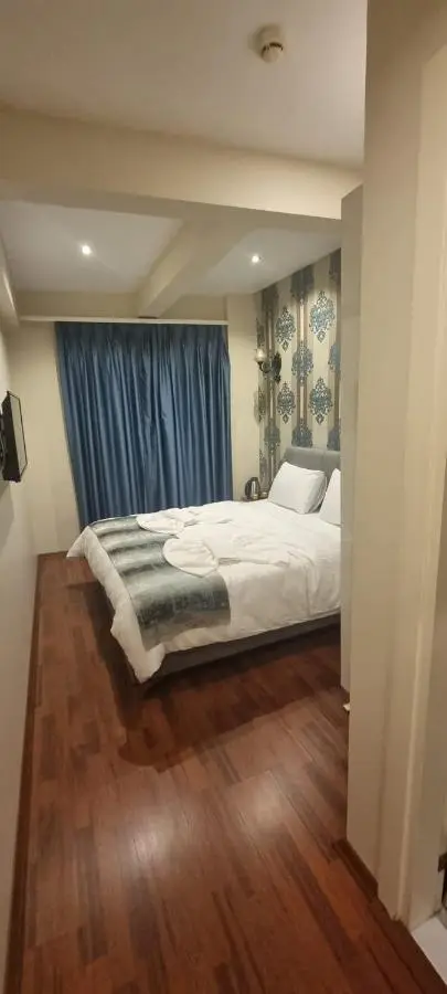By Historial Hotel Due