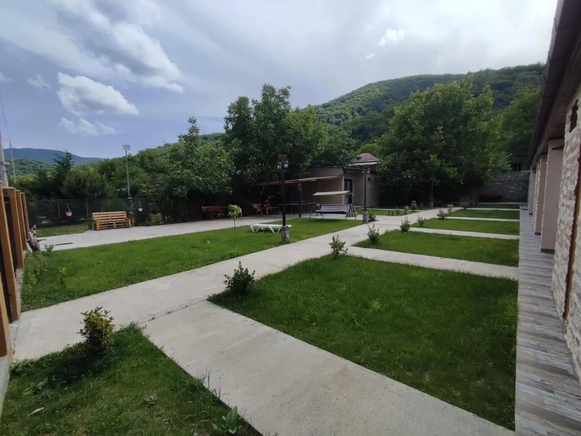 Ananuri Cottages