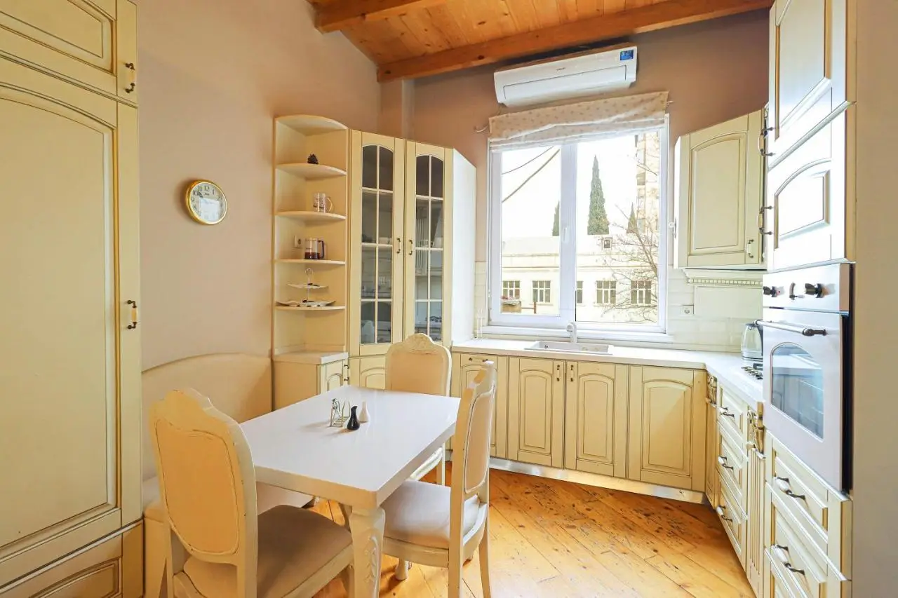 Wehost Duplex Near Rustaveli Avenue