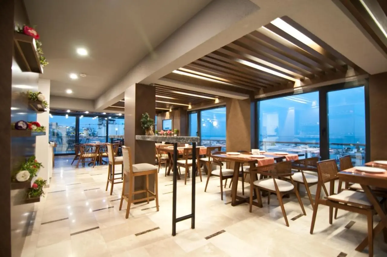 Royce Hotel