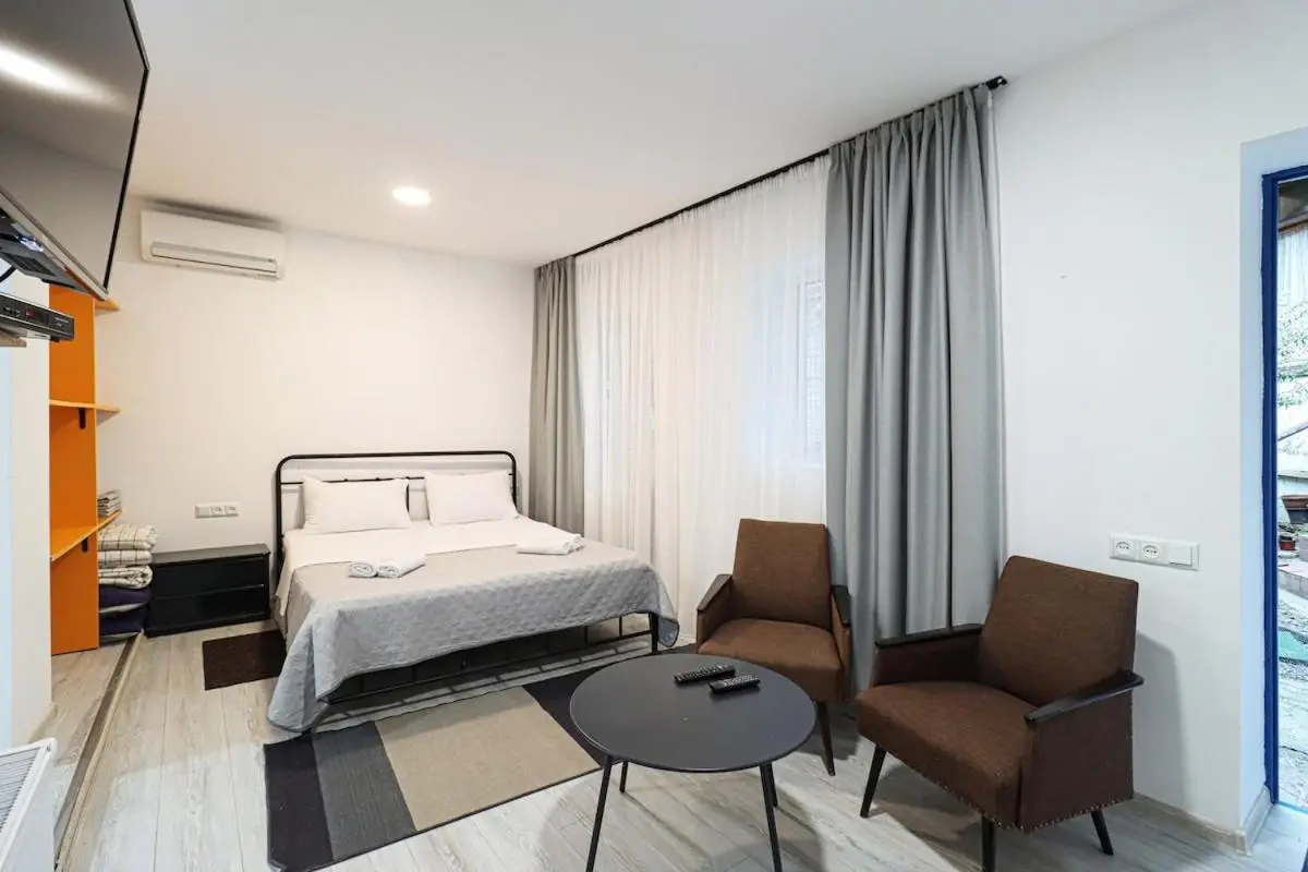 Stylish 1BR Apt in Central Tbilisi By Wehost