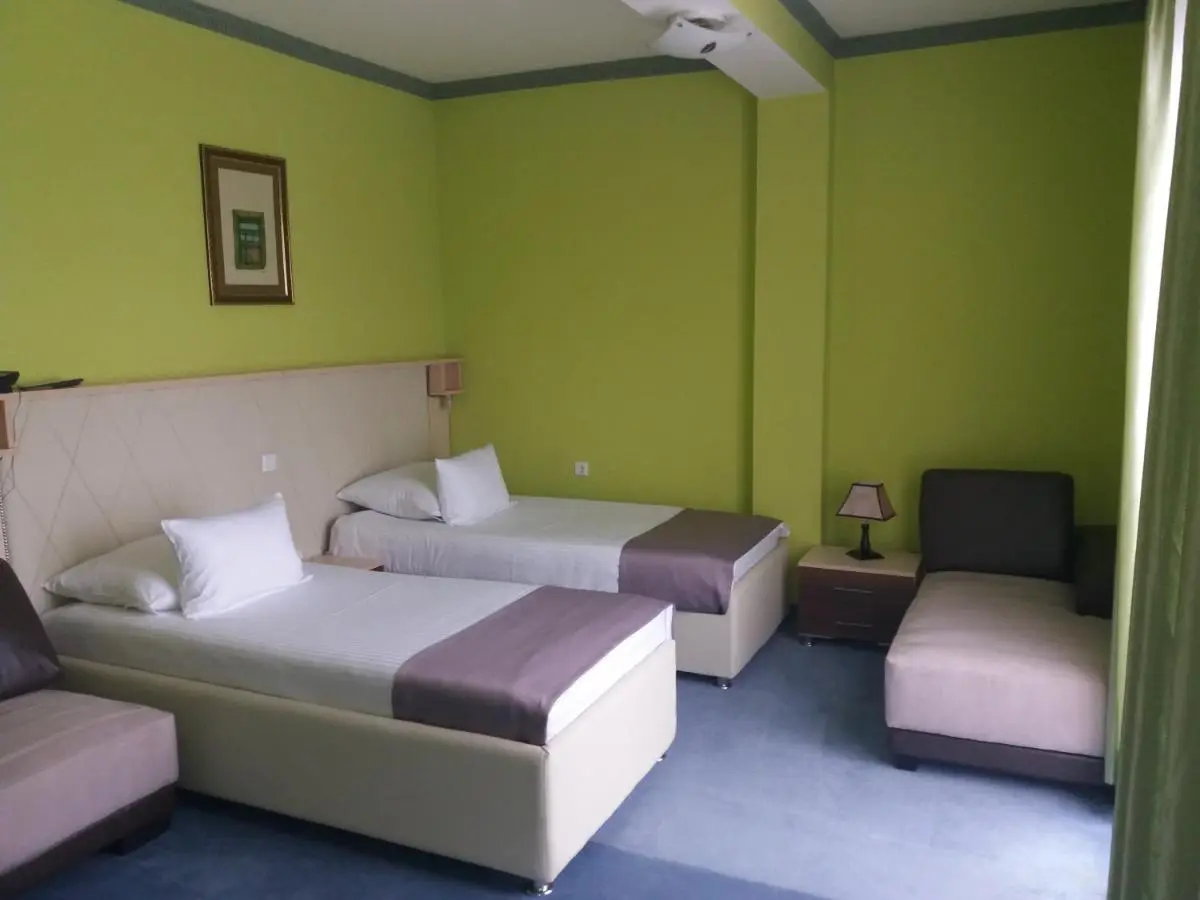 Hotel & Restaurant Great Wall - Airport
