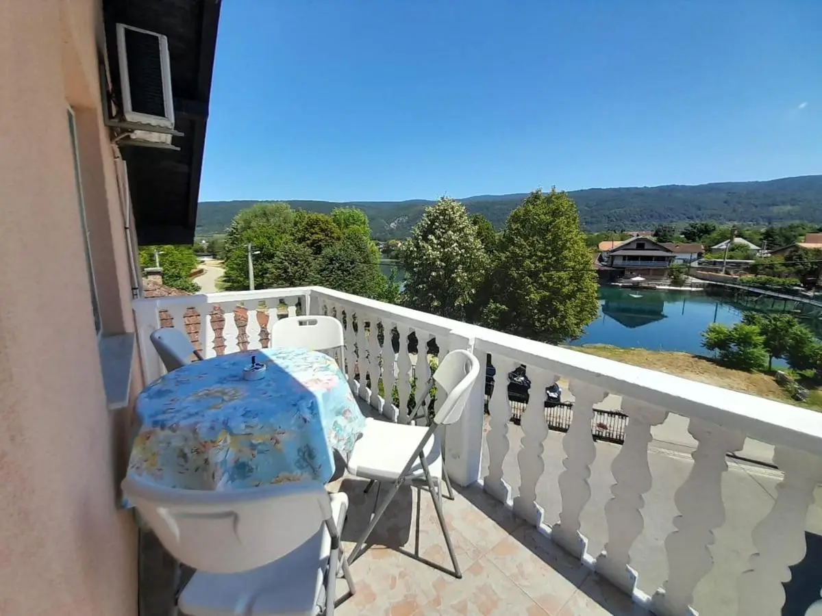 Amina River Apartment