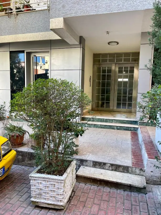 Queen’s Luxury Apartments Lake