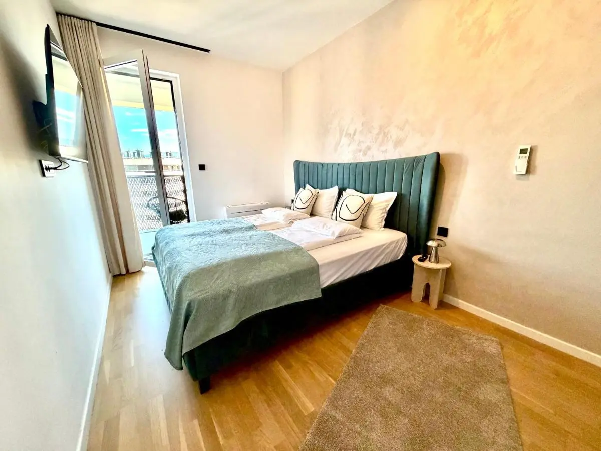 River Lux Residence & Private Garage