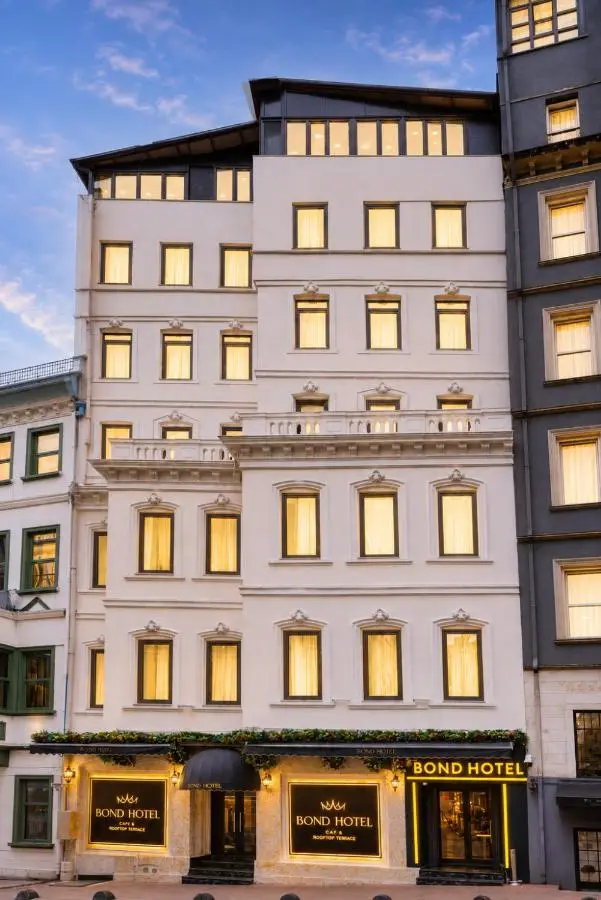 Bond Hotel