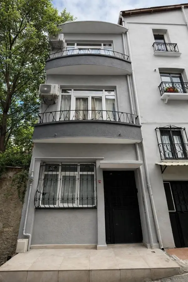 White Lotus Suites