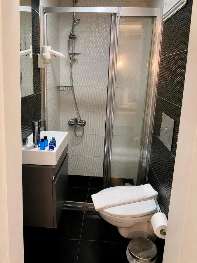 Honey Hotel