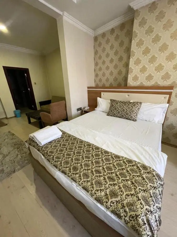 Dimet Park Hotel