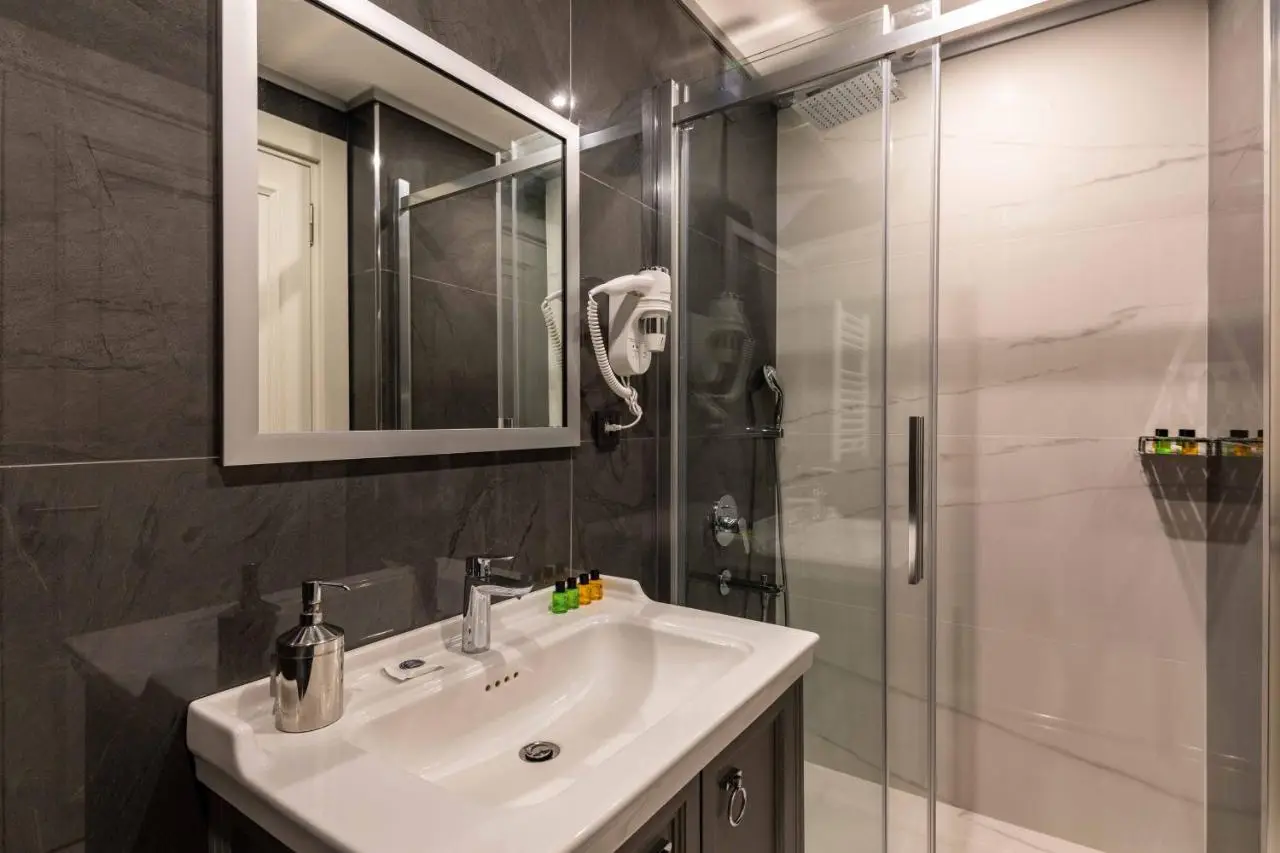 SALA SUITES