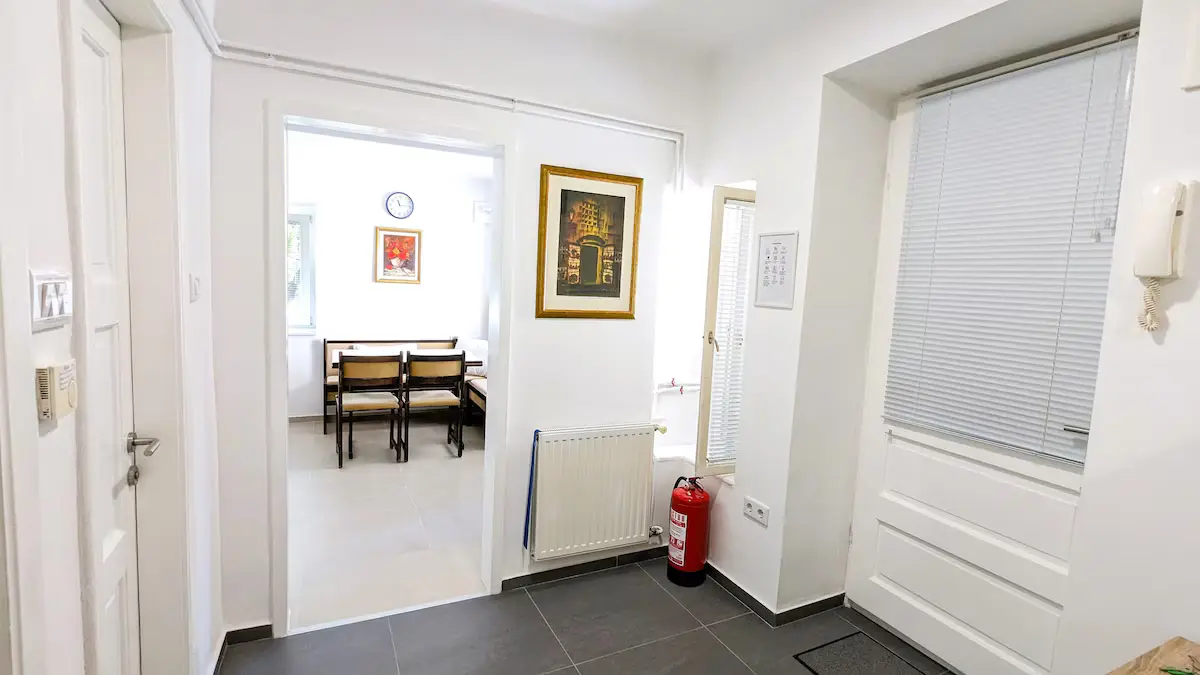 Simple Apartment Near City Center