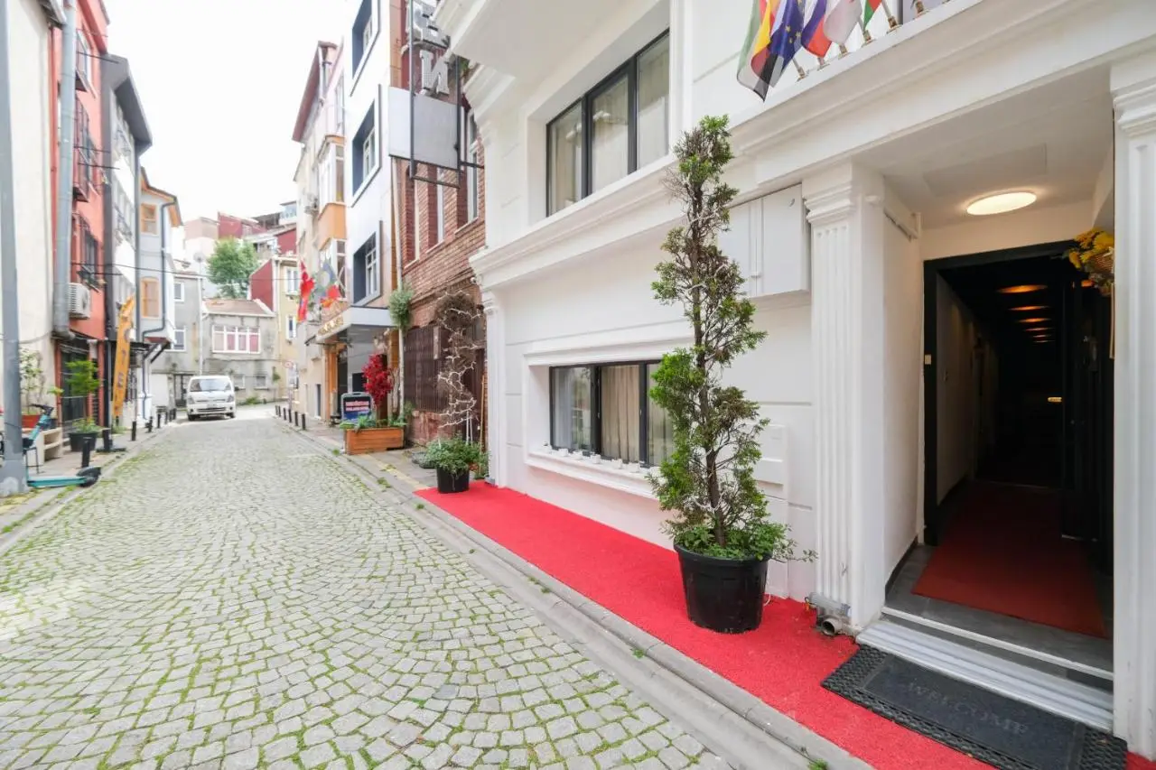 Loren Hotel&Suites