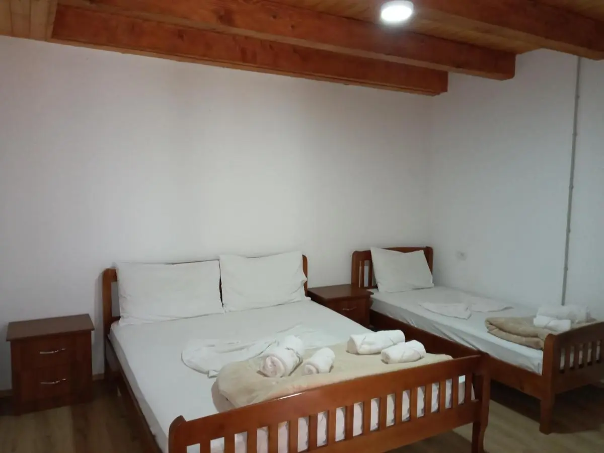 Guesthouse Kroni I Micanit