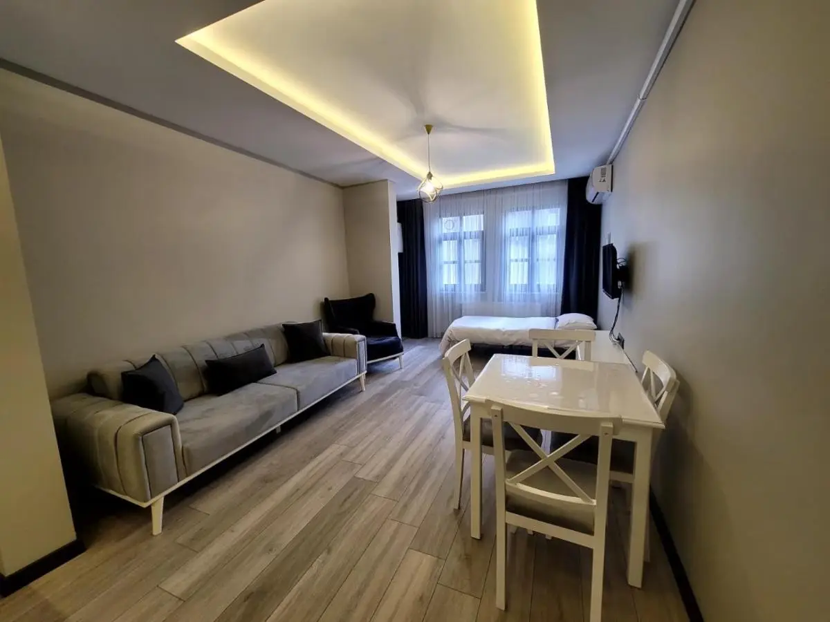 Levent Apart