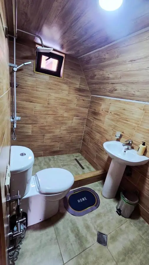 Elia Hut Kazbegi