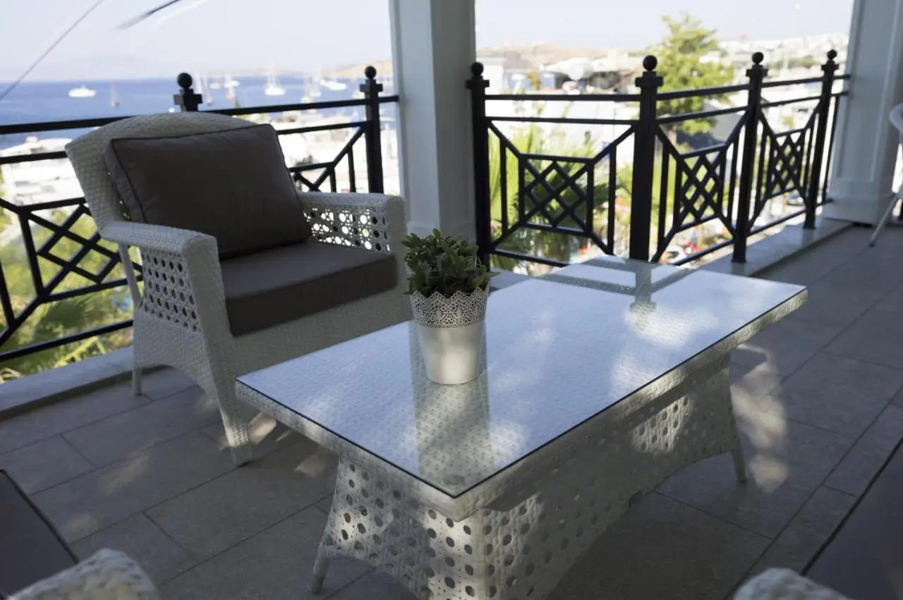 Ena Boutique Hotel & Residences
