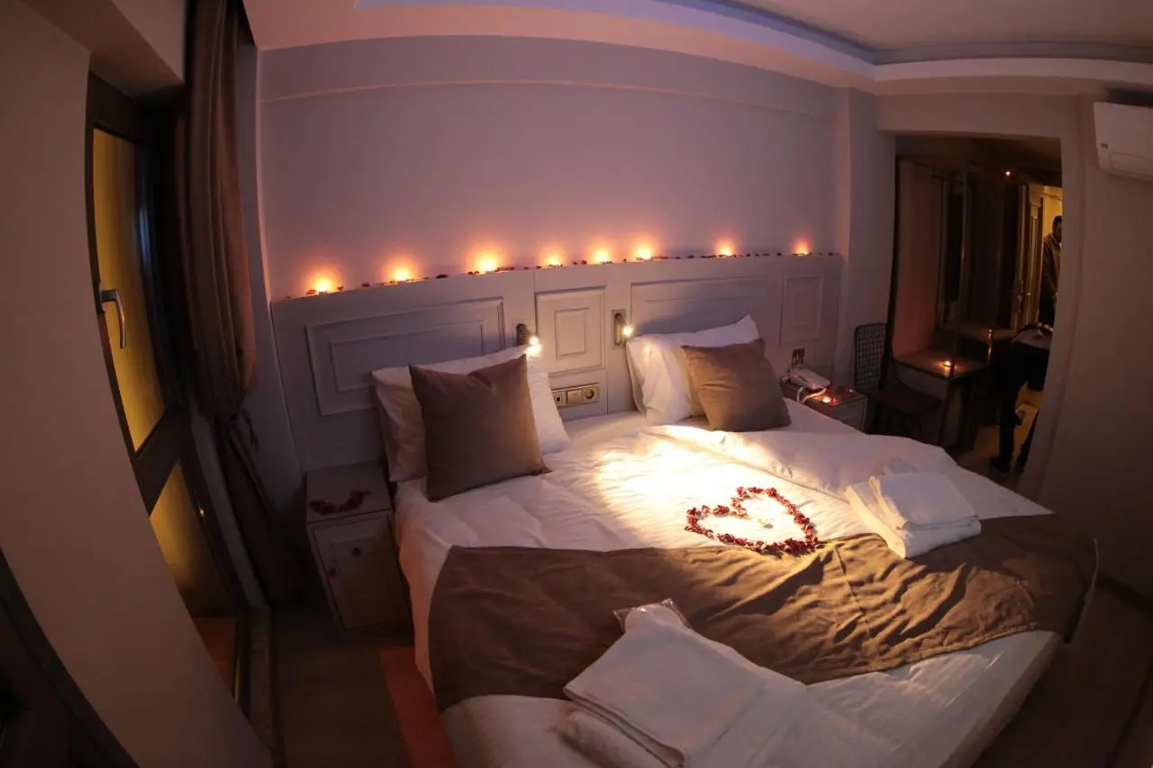 X-NELLYİ HOTEL