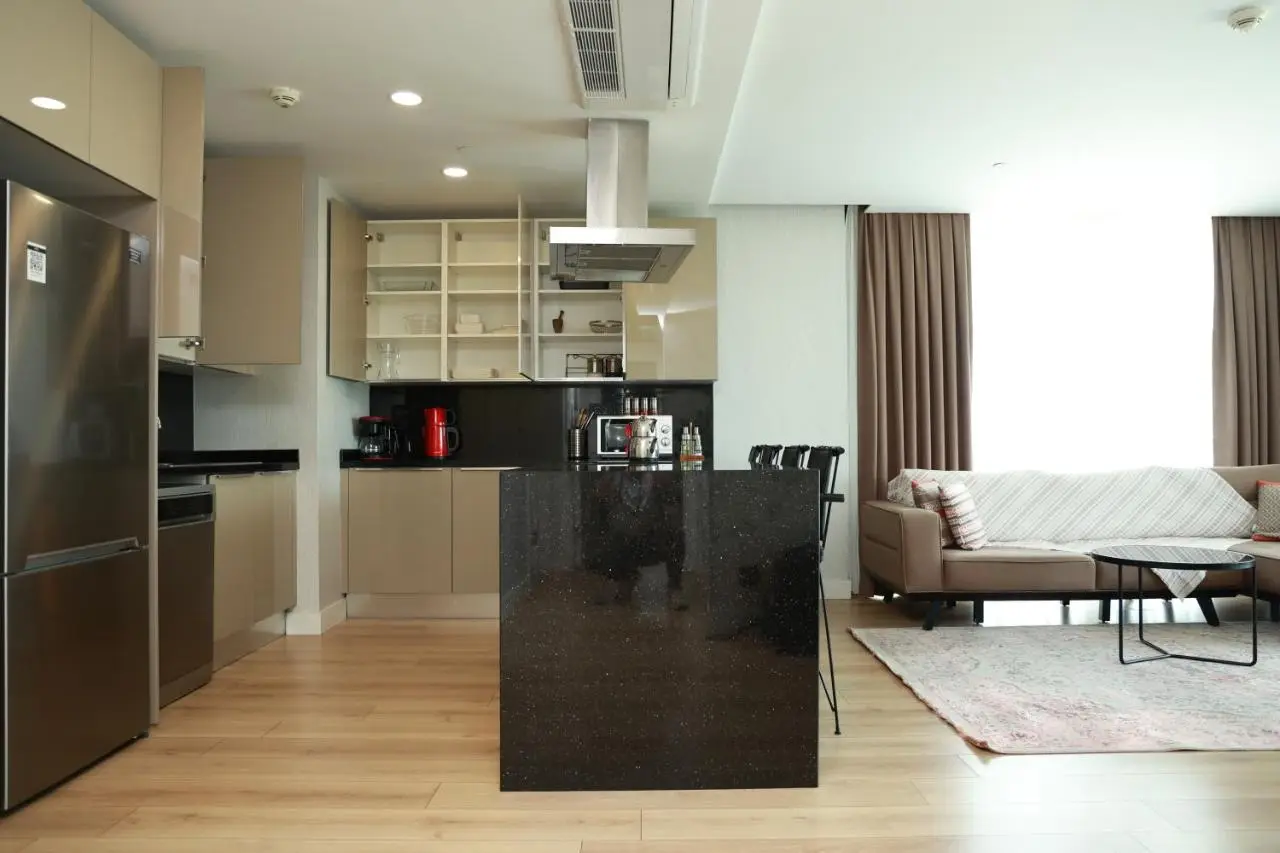 Deluxe 2BR Apartment Balcony 420