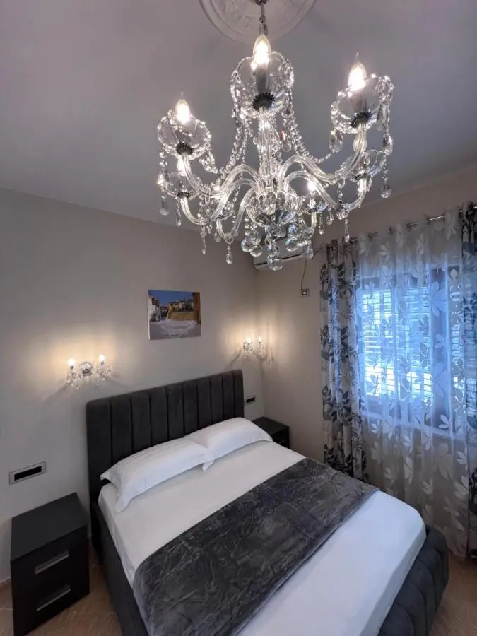White Star Villa - Studio Apartments with Parking