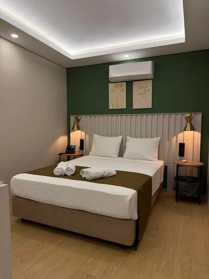 Red Castle Hotel & Pub