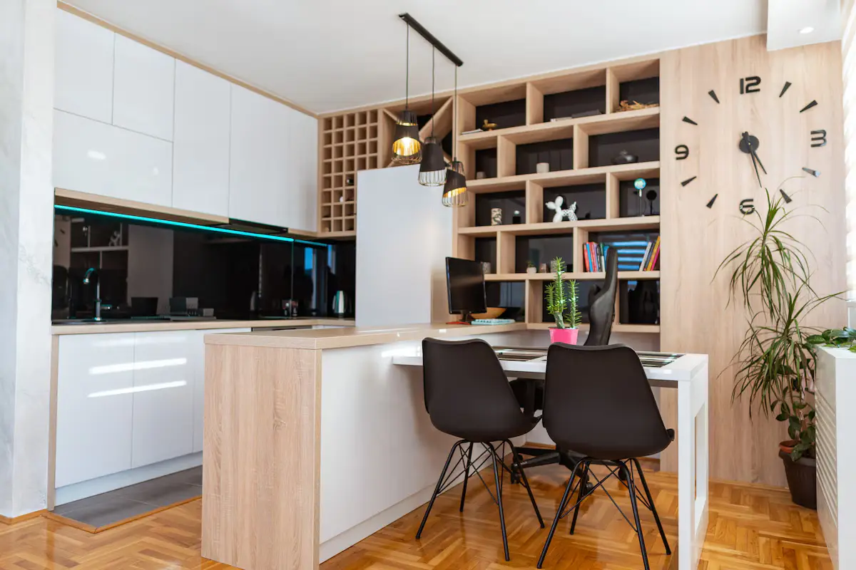 Top Floor Modern Penthouse | Free Parking