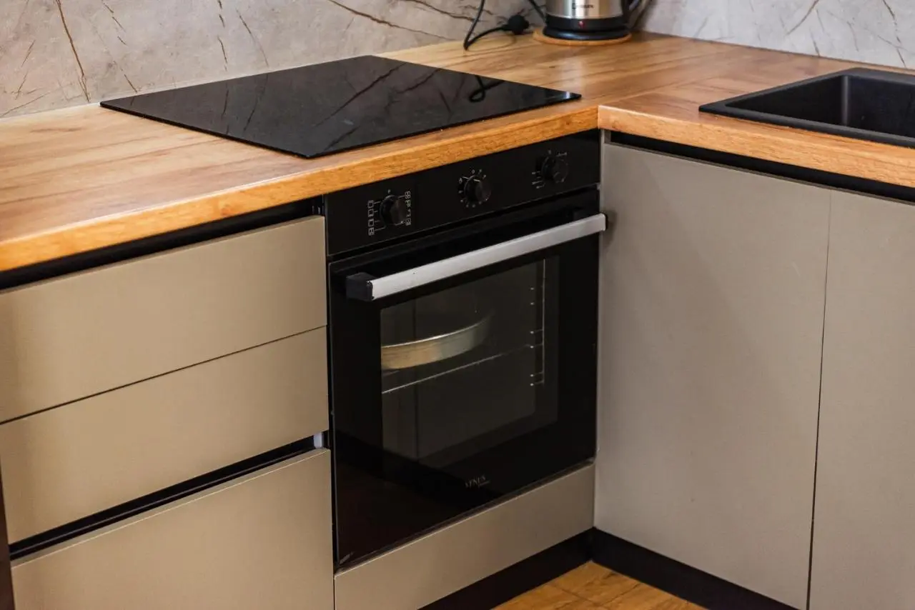 City Center Apartment Cozy 1BR with Patio by PikHost