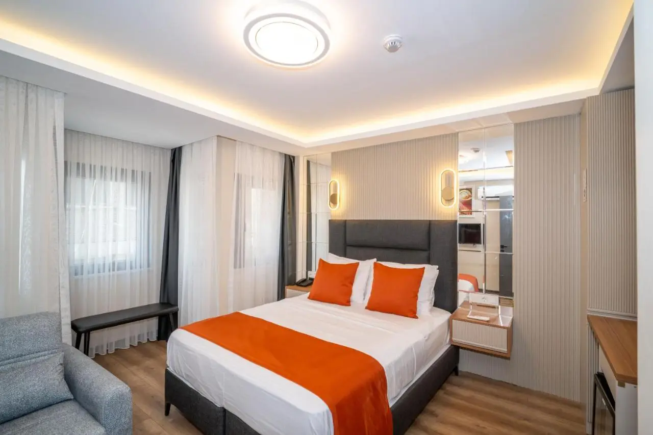Robin Hotel
