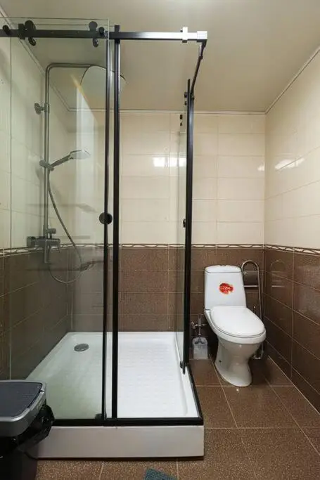 Cosy Central 2-BR Apartment-By Wehost