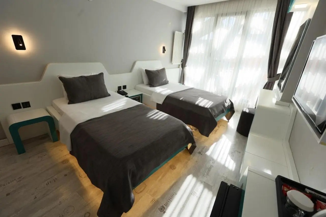 Midis Otel