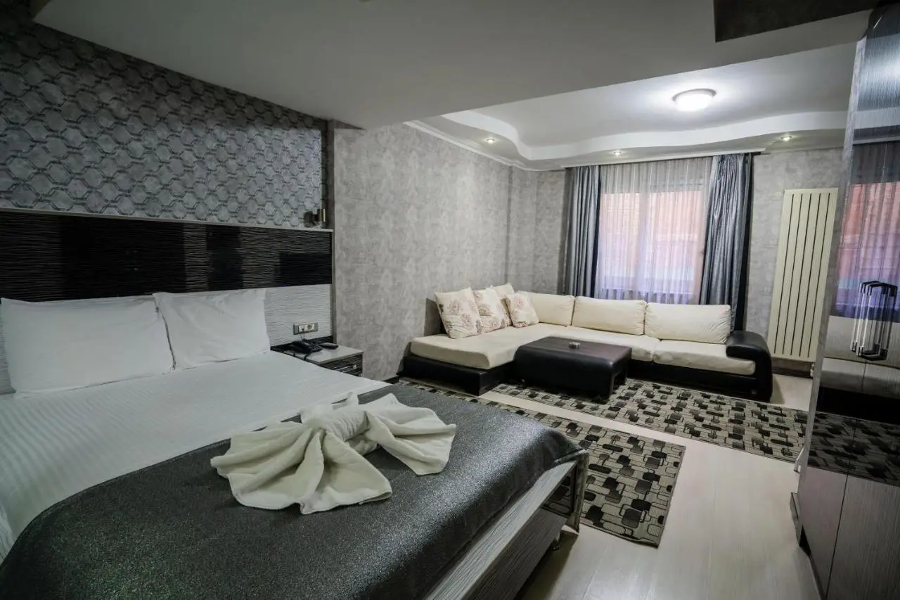 HALLEY OTEL