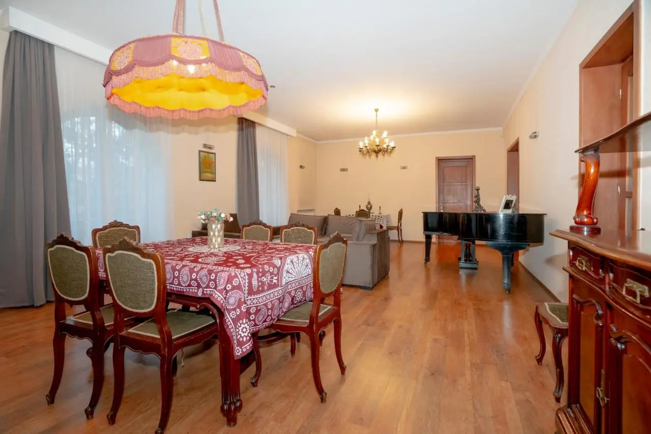 Apartment Baratashvili street