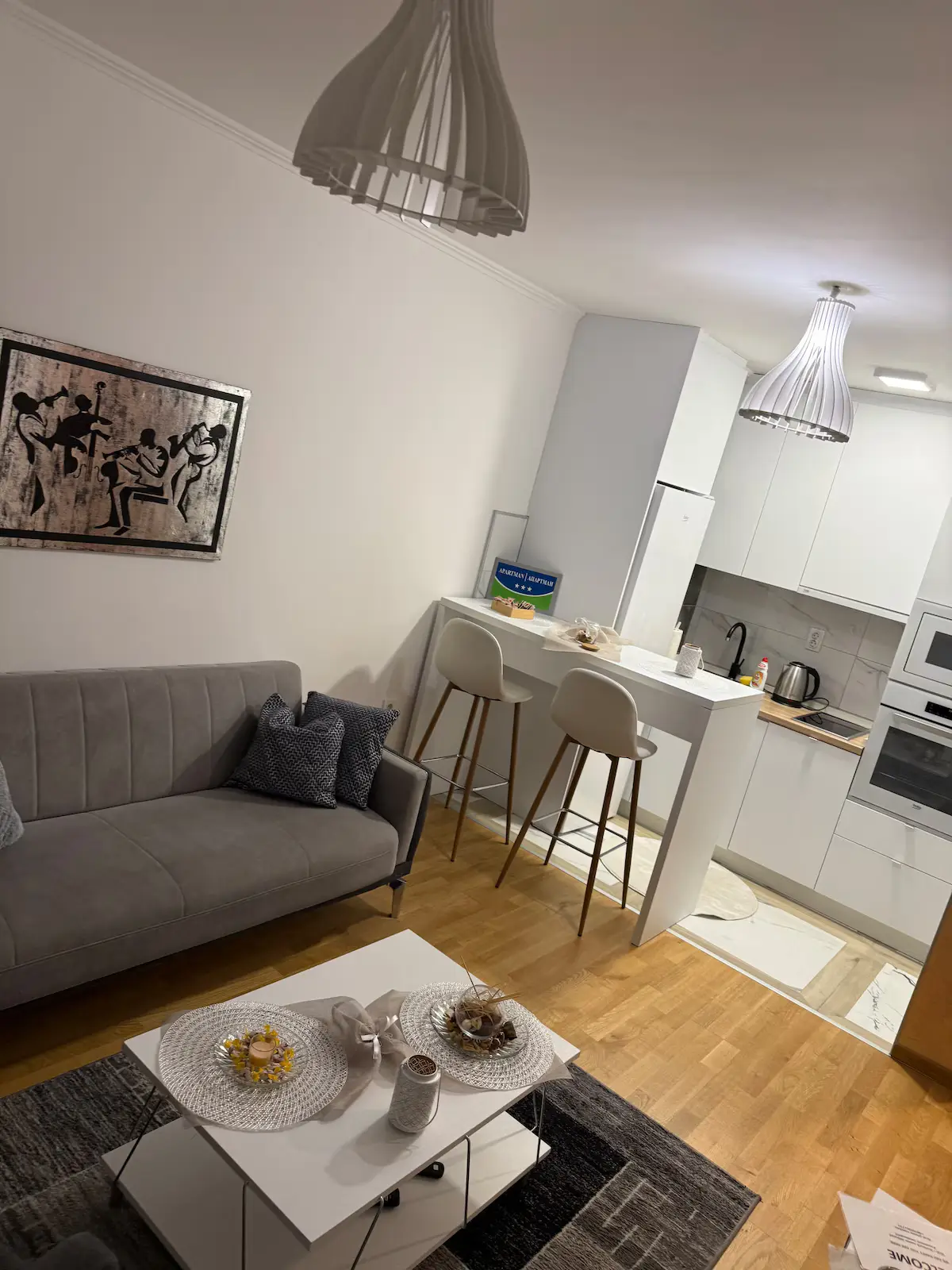 Lovely apartment, own own parking