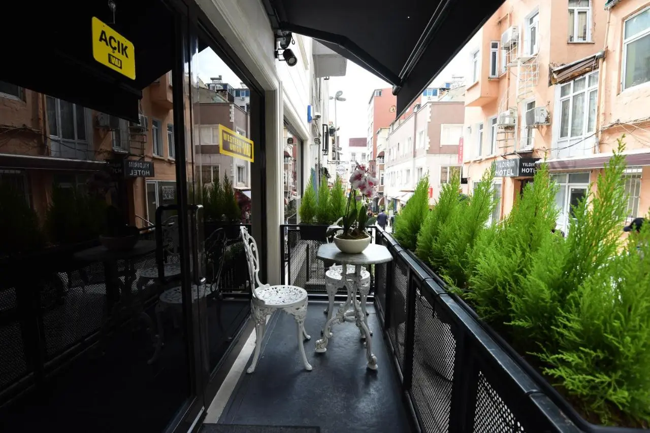 BGuest Hotel & Residence